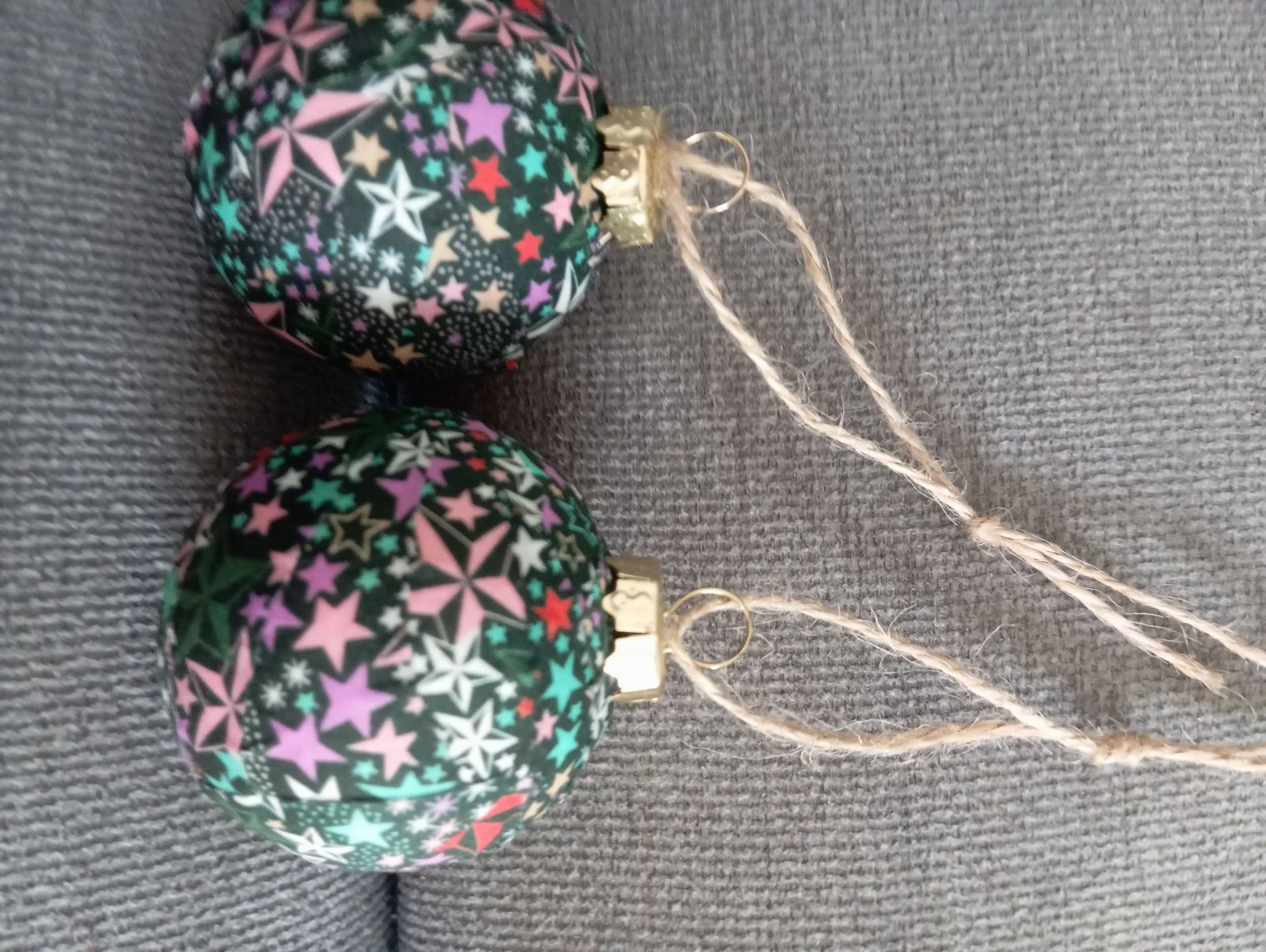 Two small Christmas baubles – photo 2